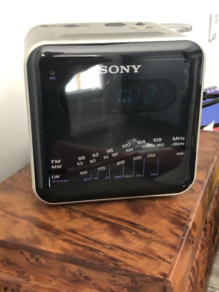 Sony cube vintage wake radio