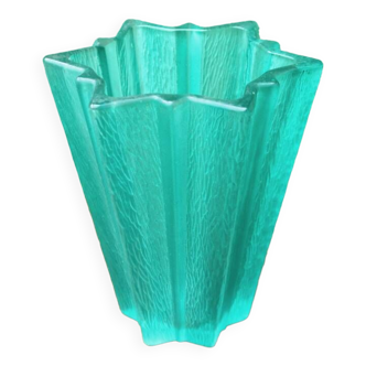 Molded pressed glass vase, 12-pointed star