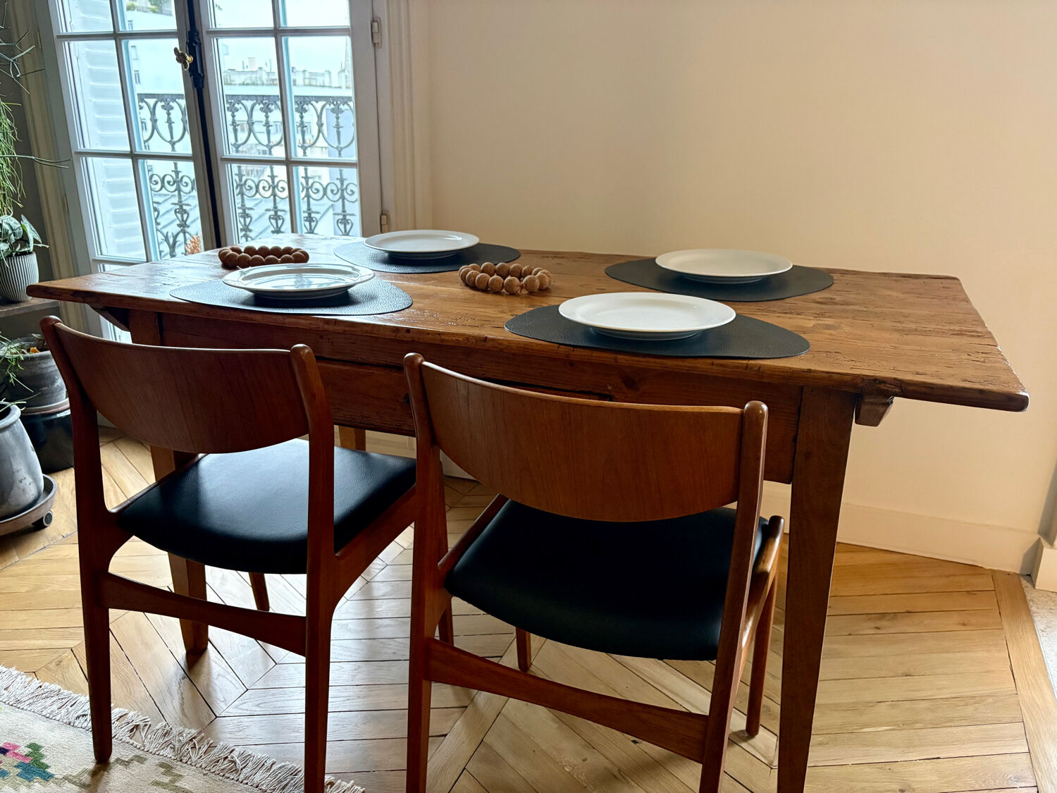 Old farmhouse table in solid oak with a drawer.