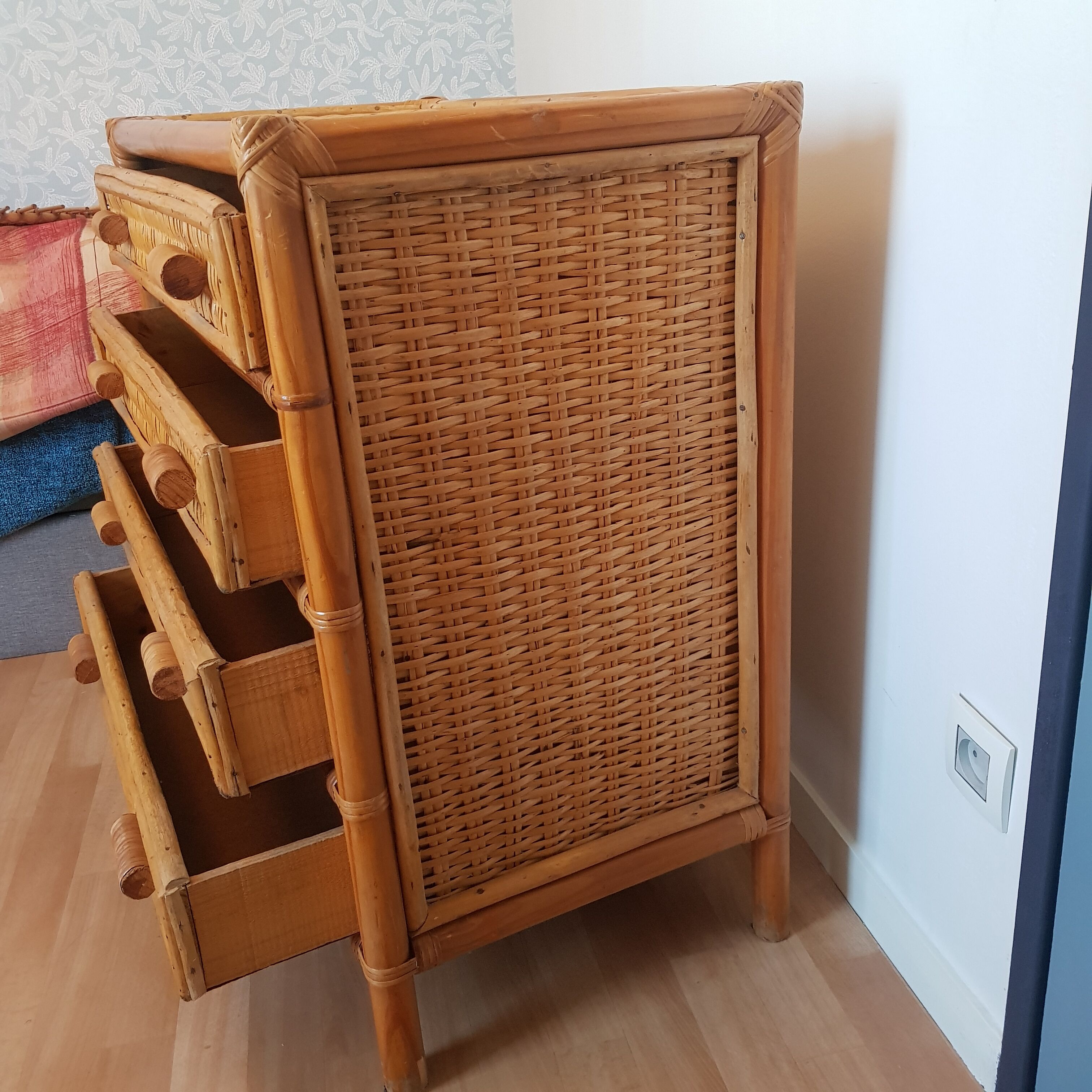 Rattan chest of drawers