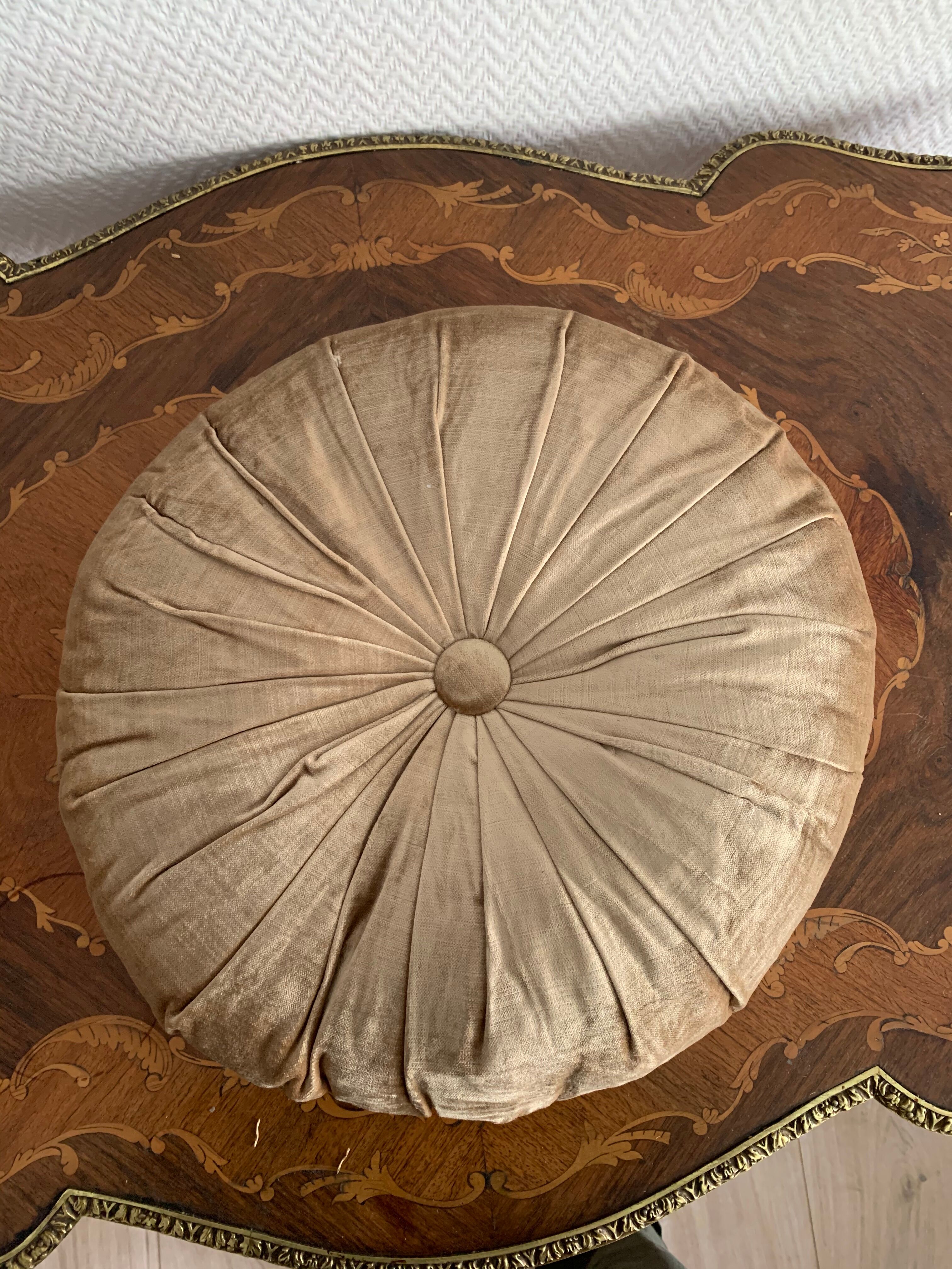 Gold lamé round velvet cushion