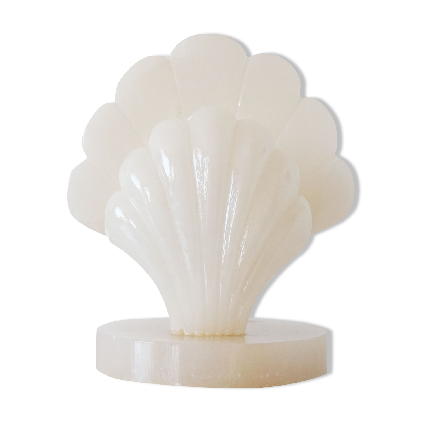 Alabaster shell lamp
