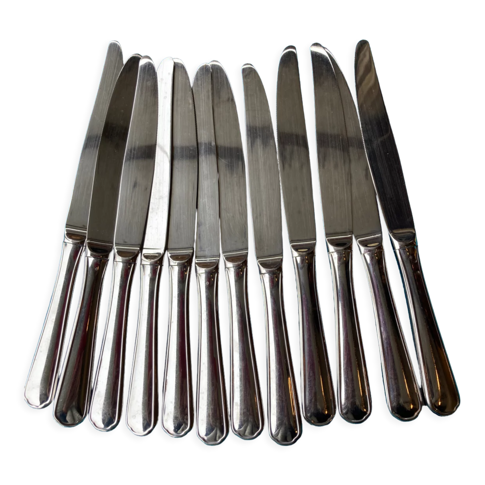 12 knives