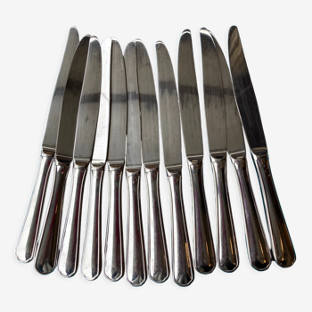 12 knives