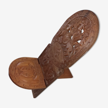 Chaise africaine sculptée