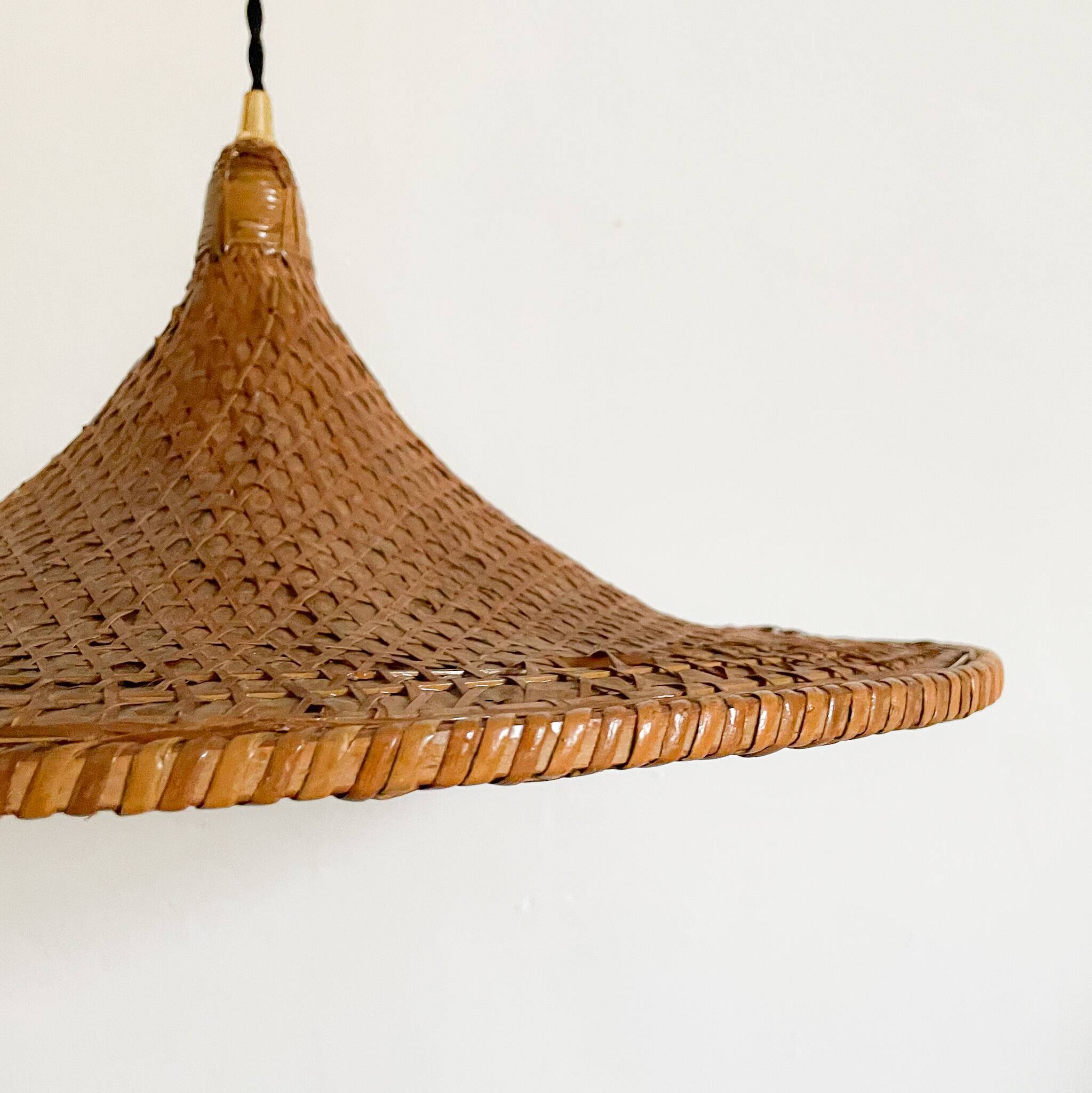 Woven wicker hat pendant