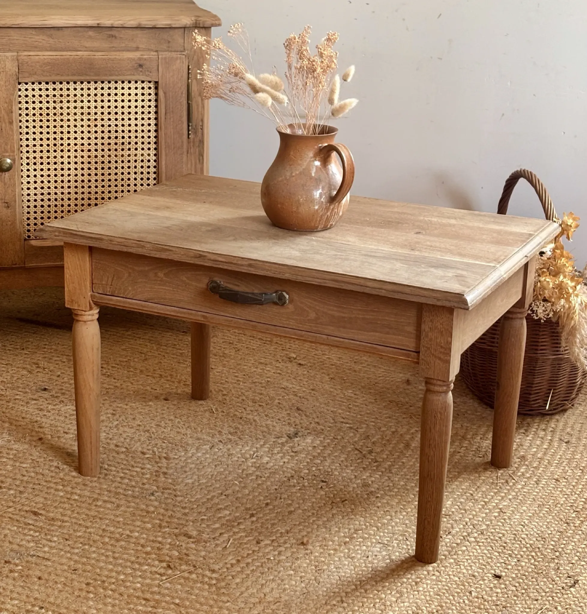 Old farmhouse coffee table in raw solid oak - 1 large drawer