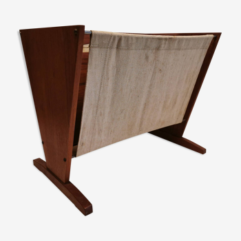 Magazine rack in teak wood with sand-coloured canvas, Danish and from the 1970s.