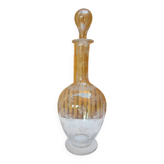 Baccarat - Carafe sur pied en cristal