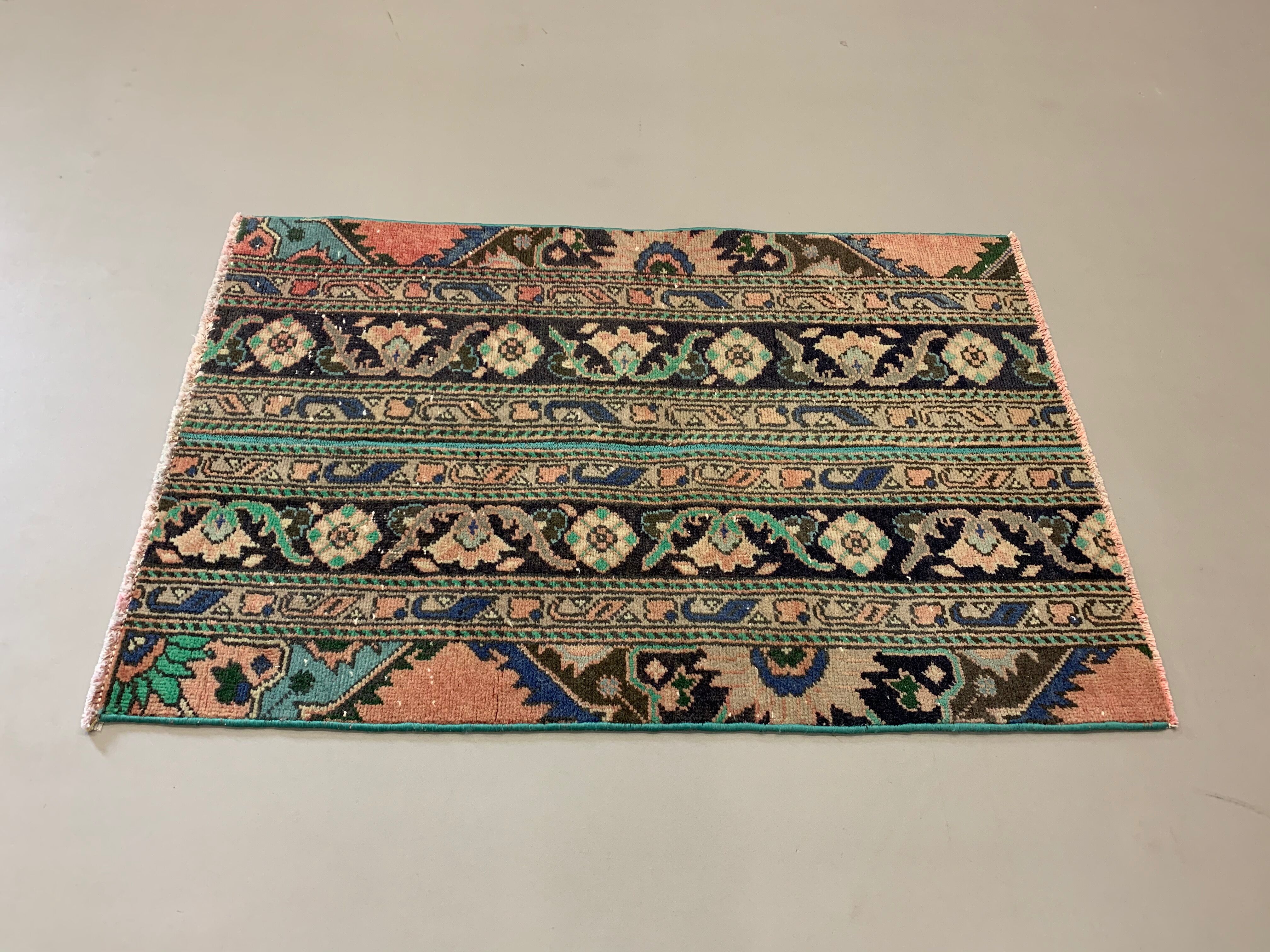 Distressed Turkish Rug 107x69 cm Vintage Shabby, Runner, Green, Brown Small