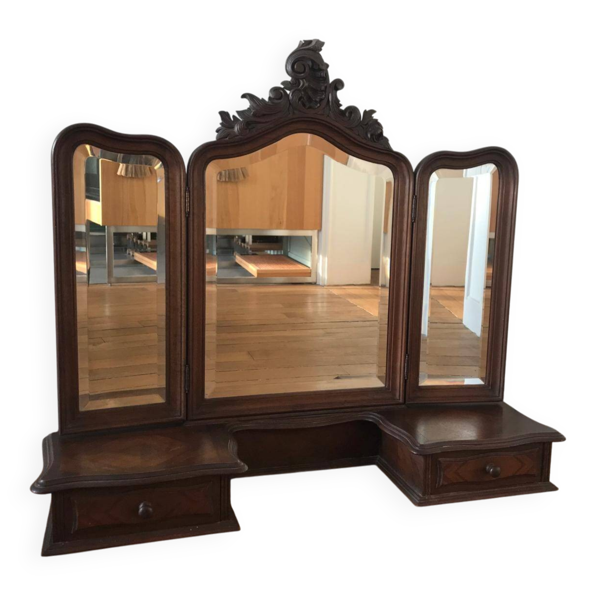 Triptych mirror dressing table