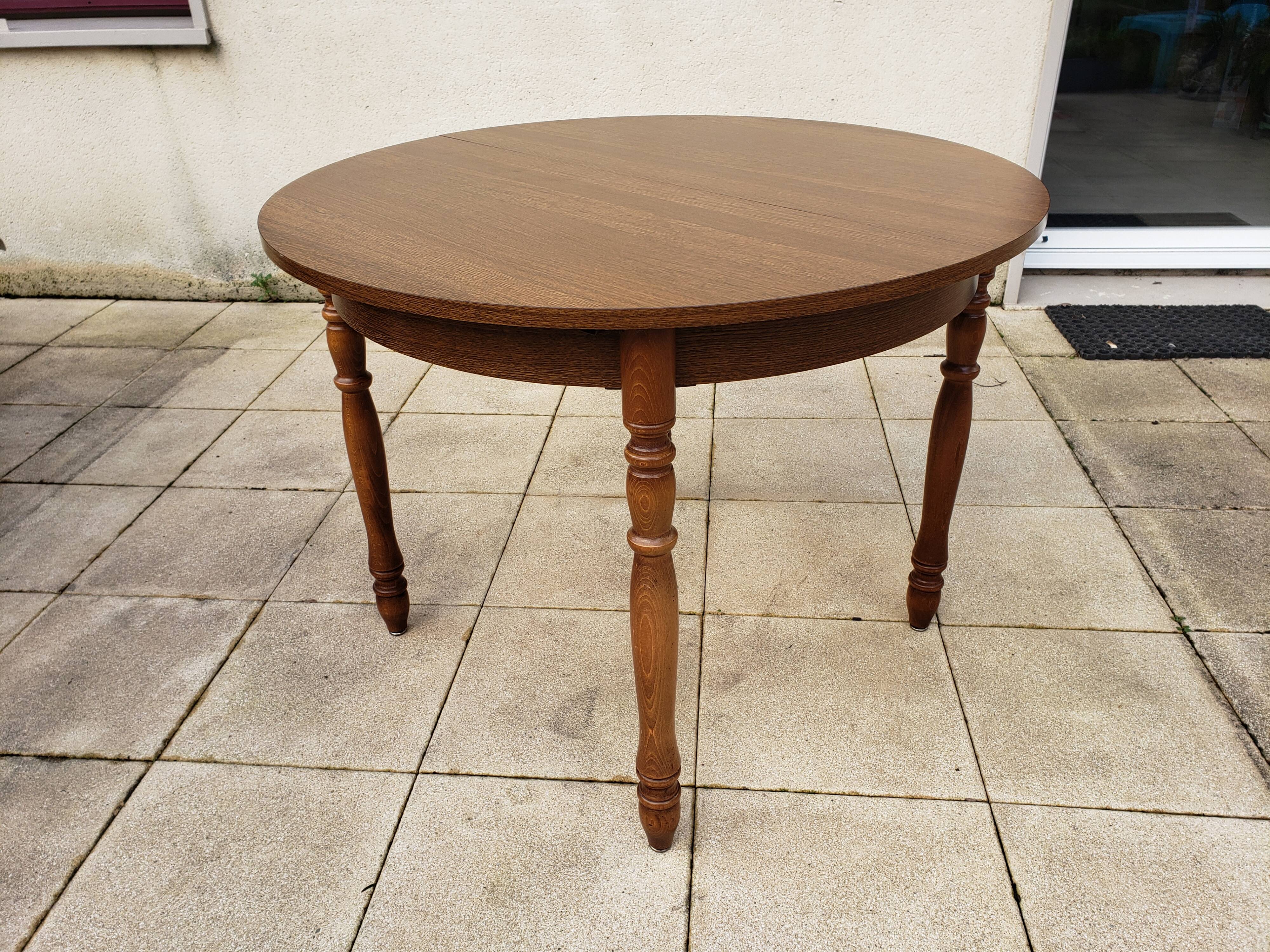 Vintage round or oval table