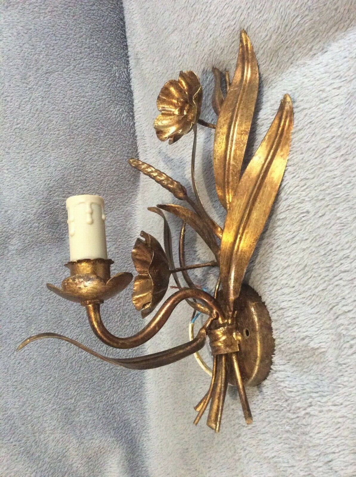 Apply to flower decoration in gilded sheet metal