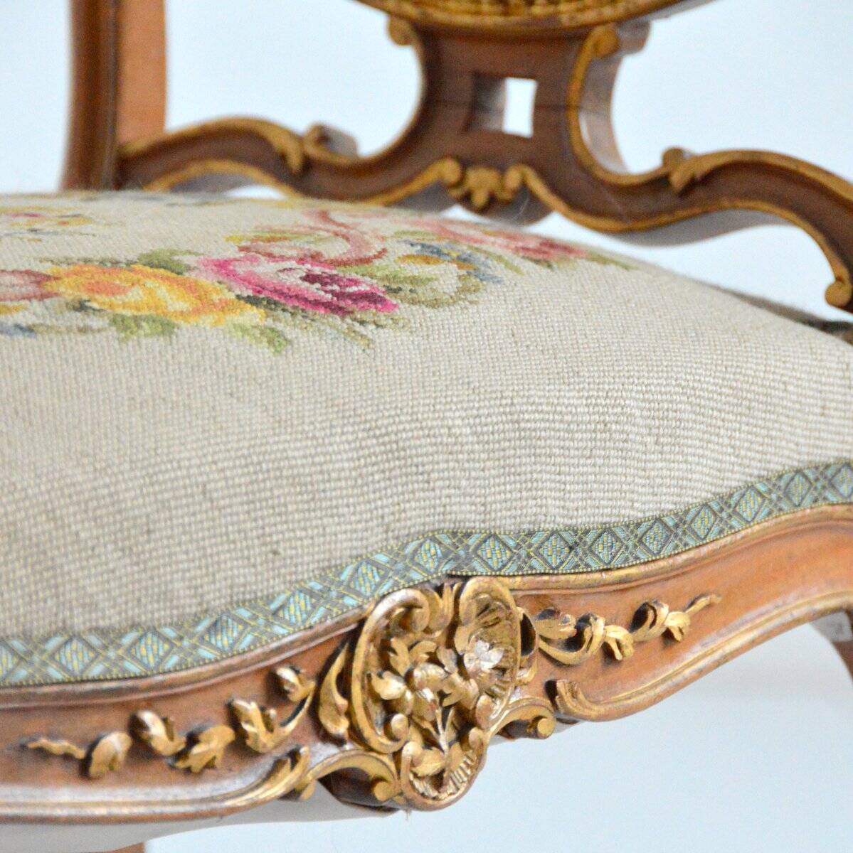 Stool / small bench in canvas, canework and wood late 19th century