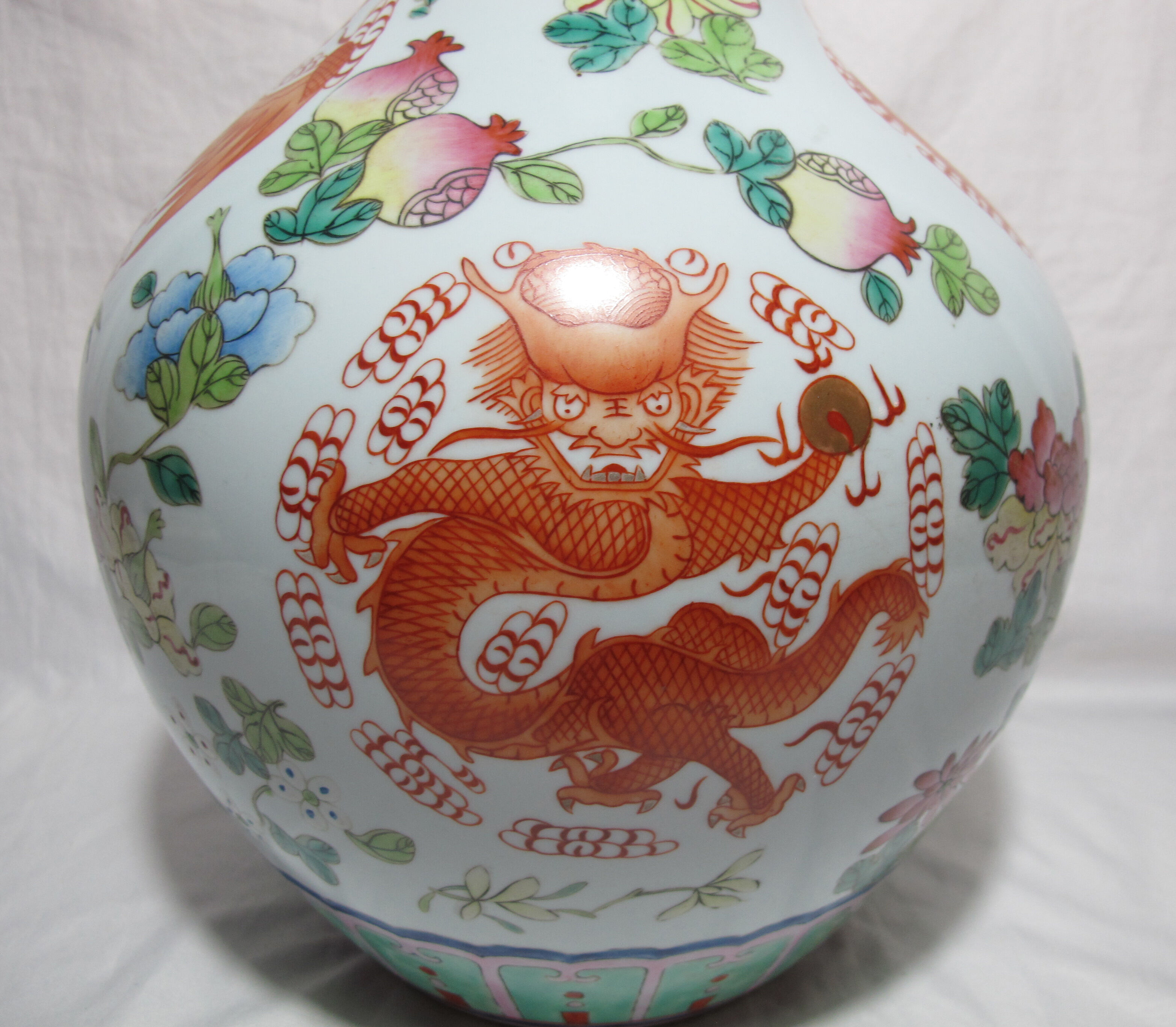 Large porcelain vase Chinese pink family China