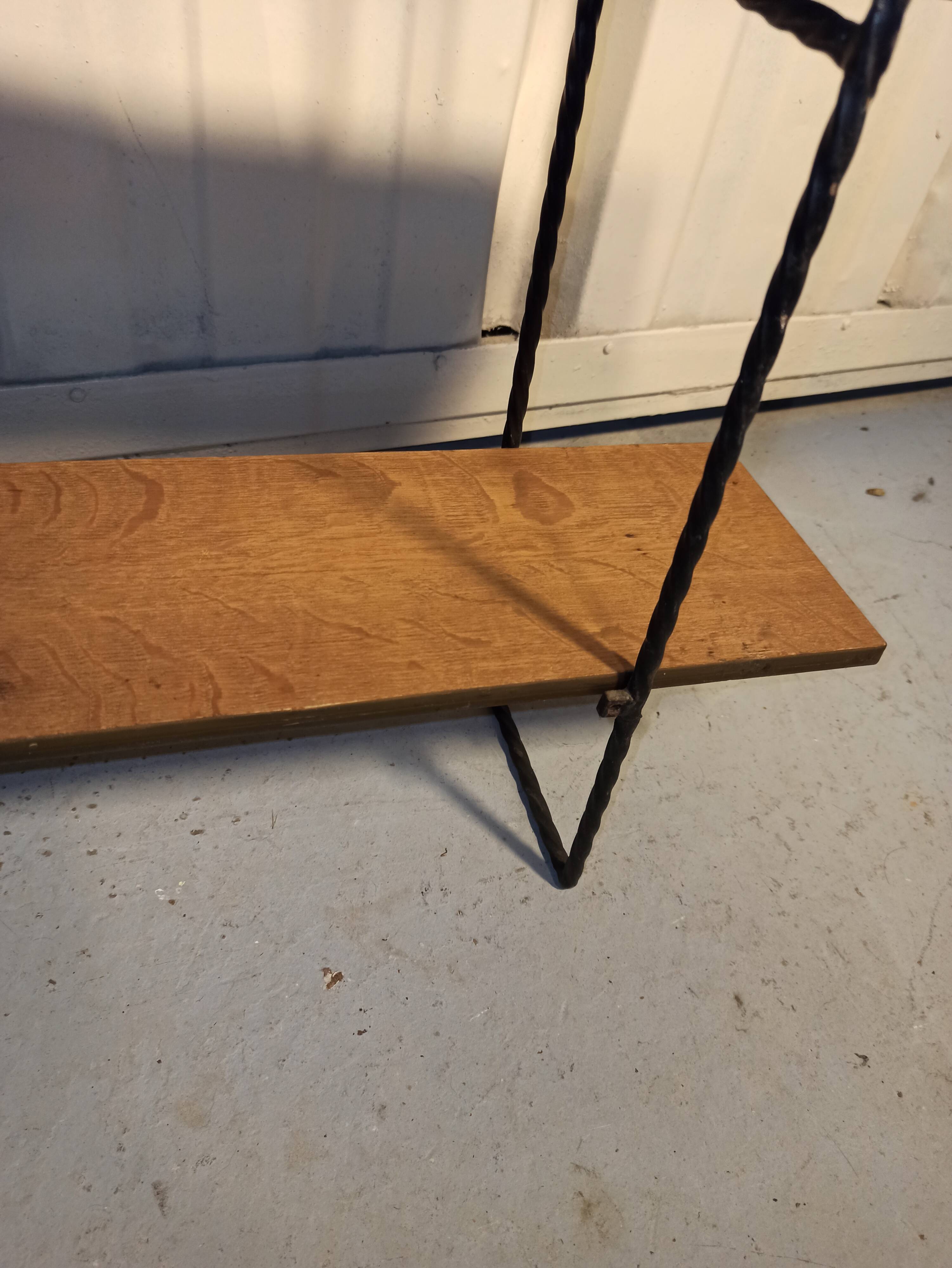 Shelf string iron and wood 3 trays