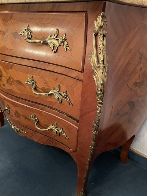 Commode style louis xv