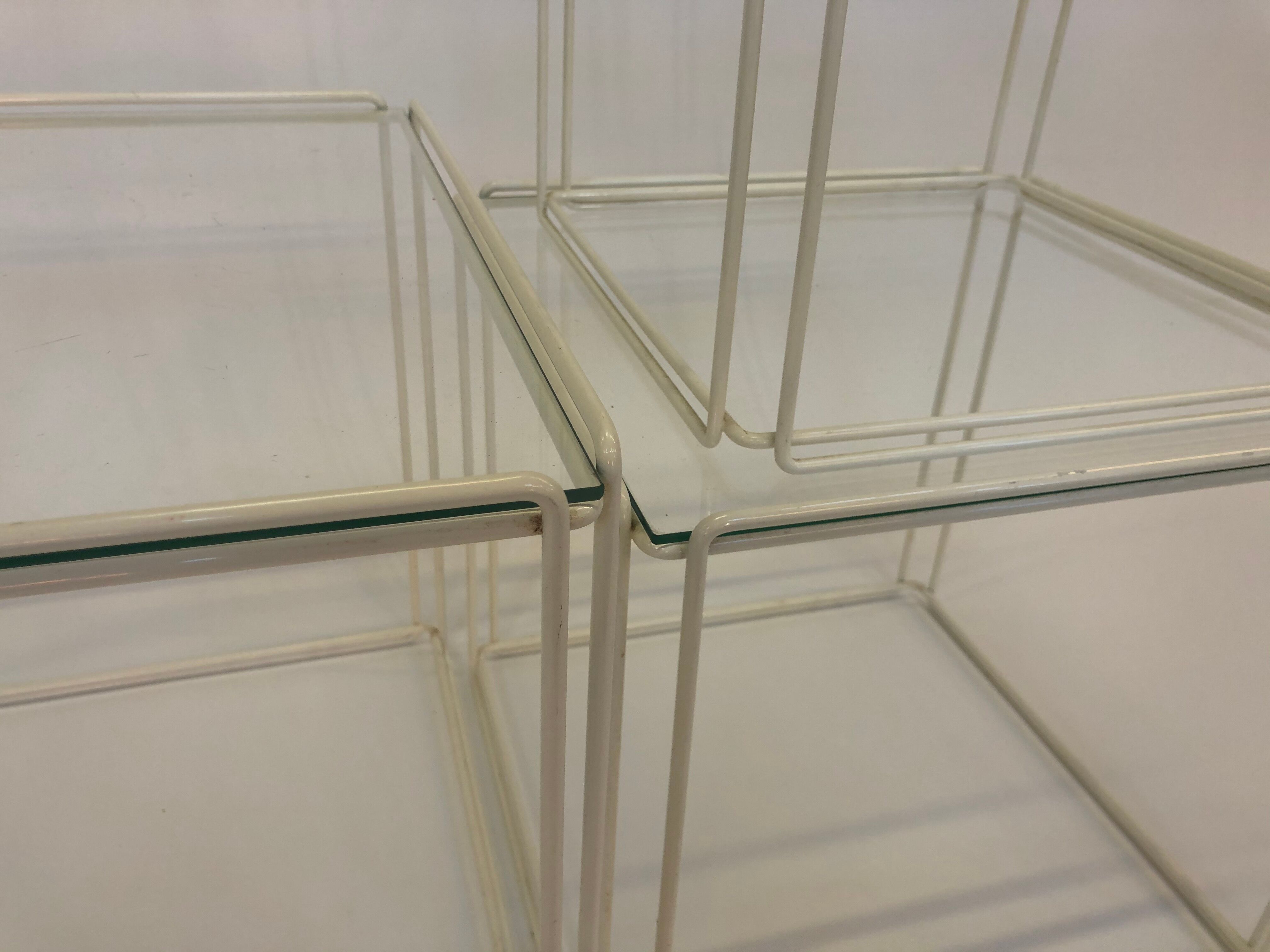 Tables design Max Sauze éditées par Isocèle