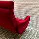 Fauteuil italien velours rouge avec pieds en laiton
