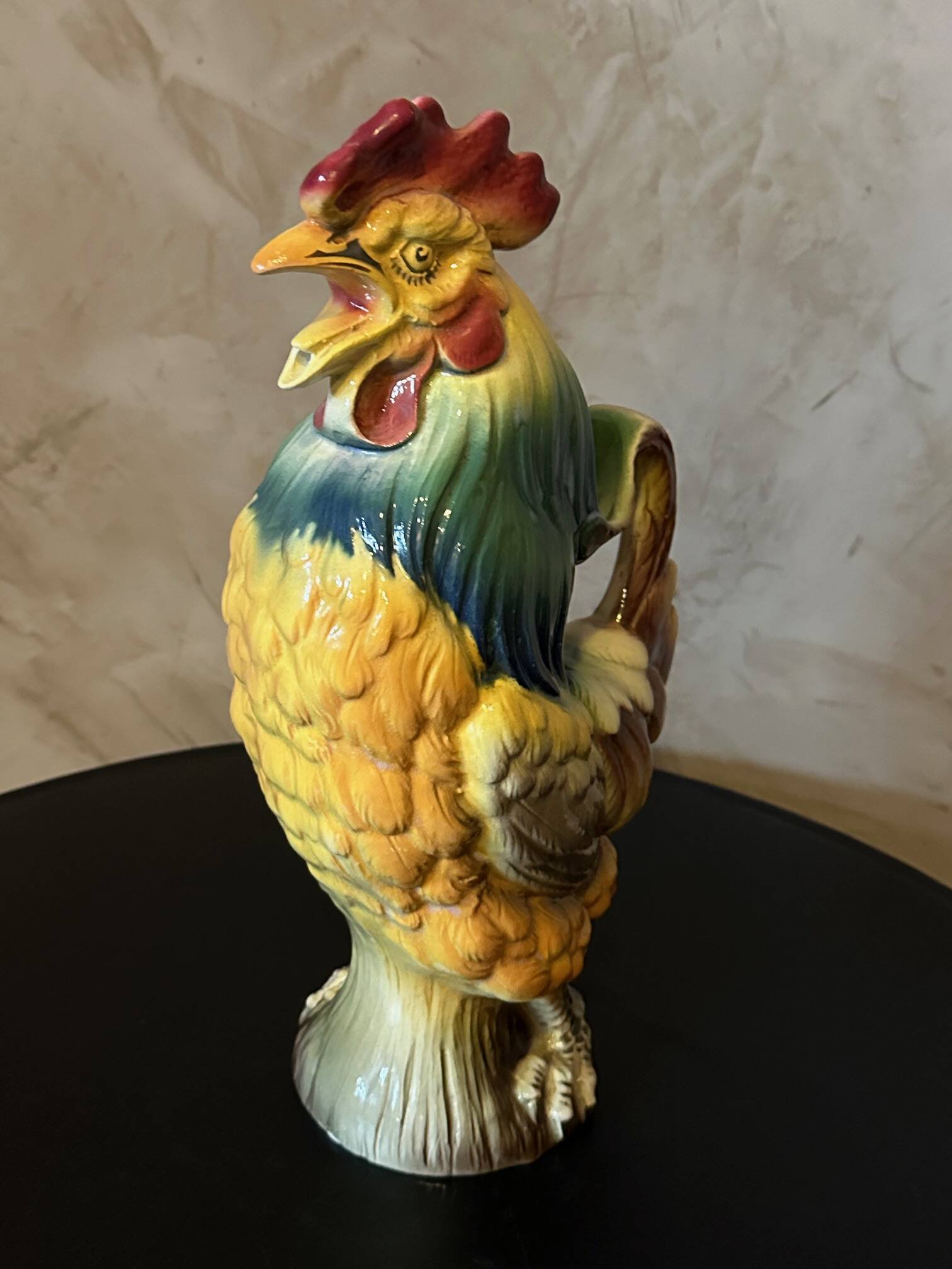 Rooster pitcher in slip