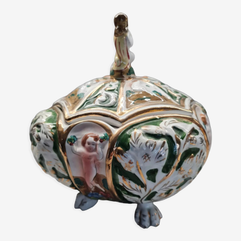 Soupière sur pied de lion en céramique Italienne, style antique capodimonte