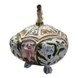 Soupière sur pied de lion en céramique Italienne, style antique capodimonte
