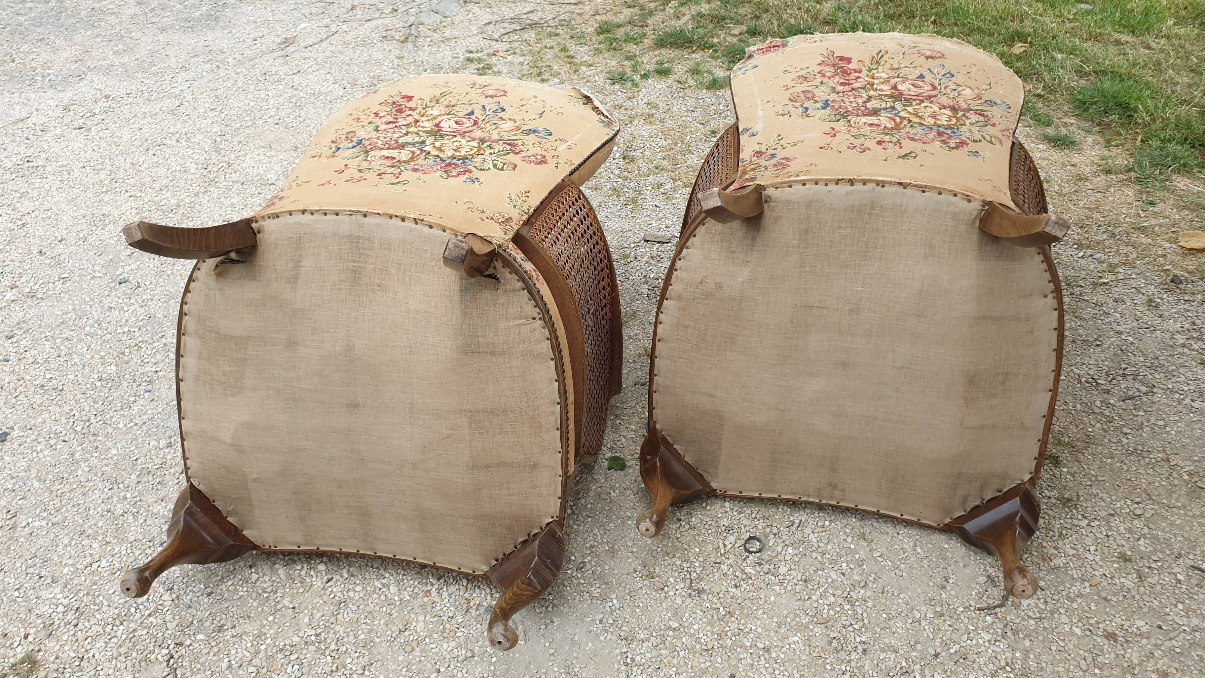 Pair of armchairs in walnut 1930