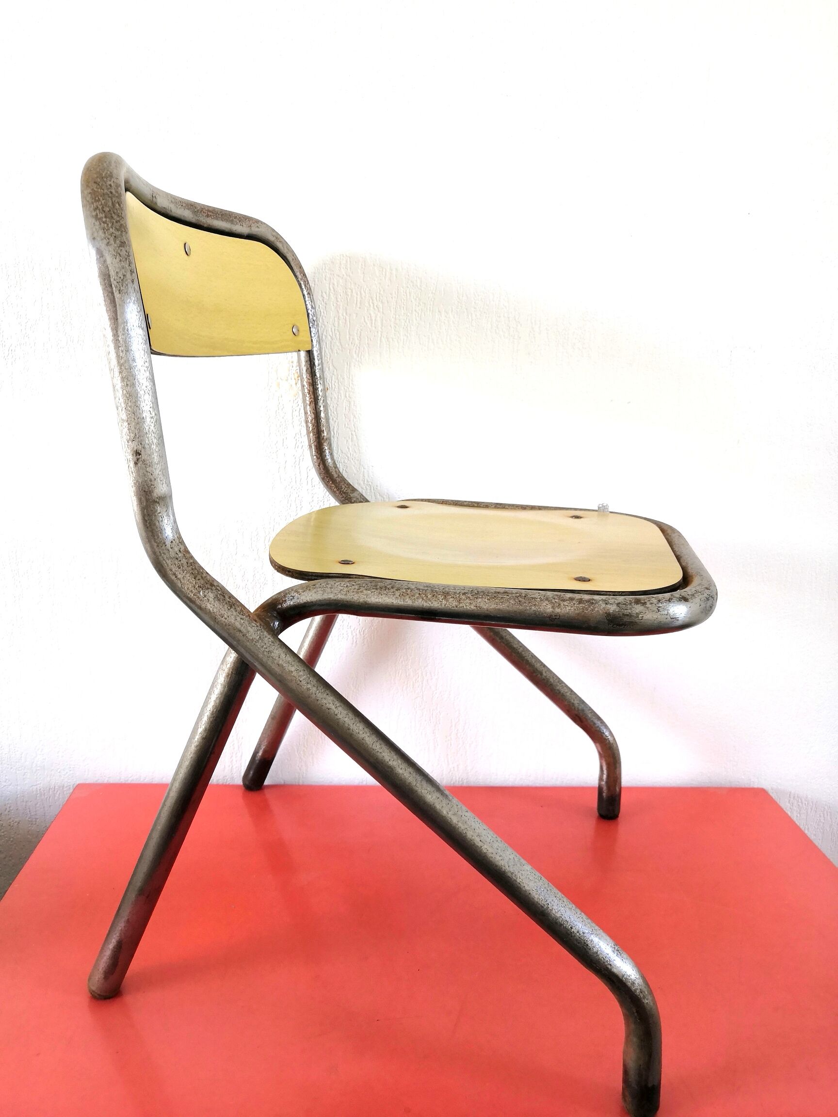 Chaise d'écolier, enfant en acier design années 50
