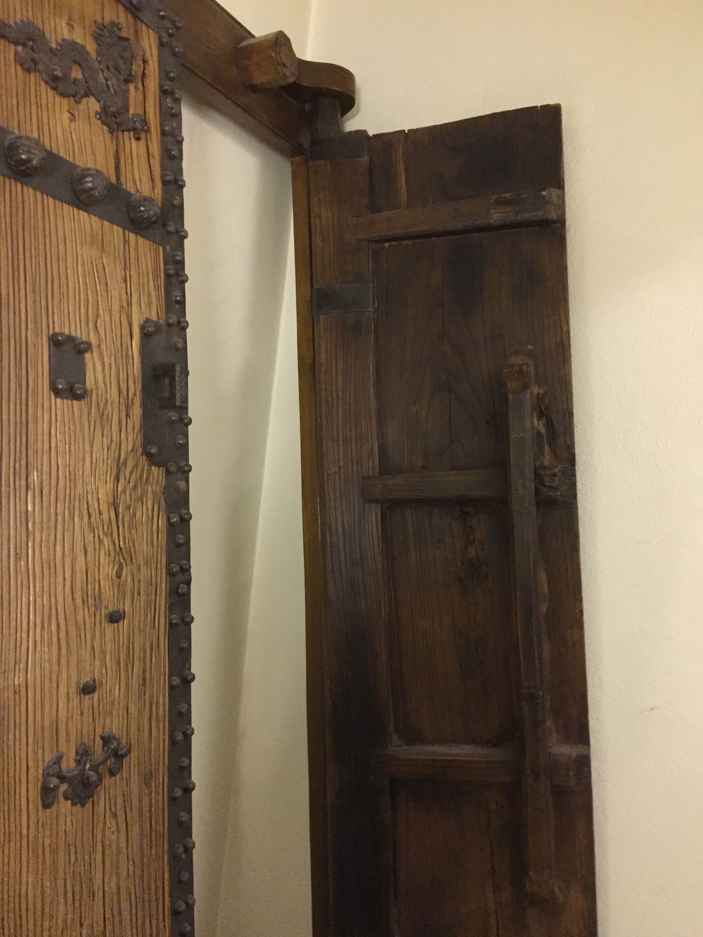 Of entry door Vietnamese Chinese wooden massif beginning of the 20 th