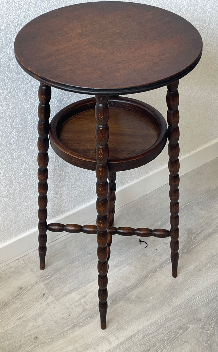 Vintage turned wooden gueridon from the 60s.