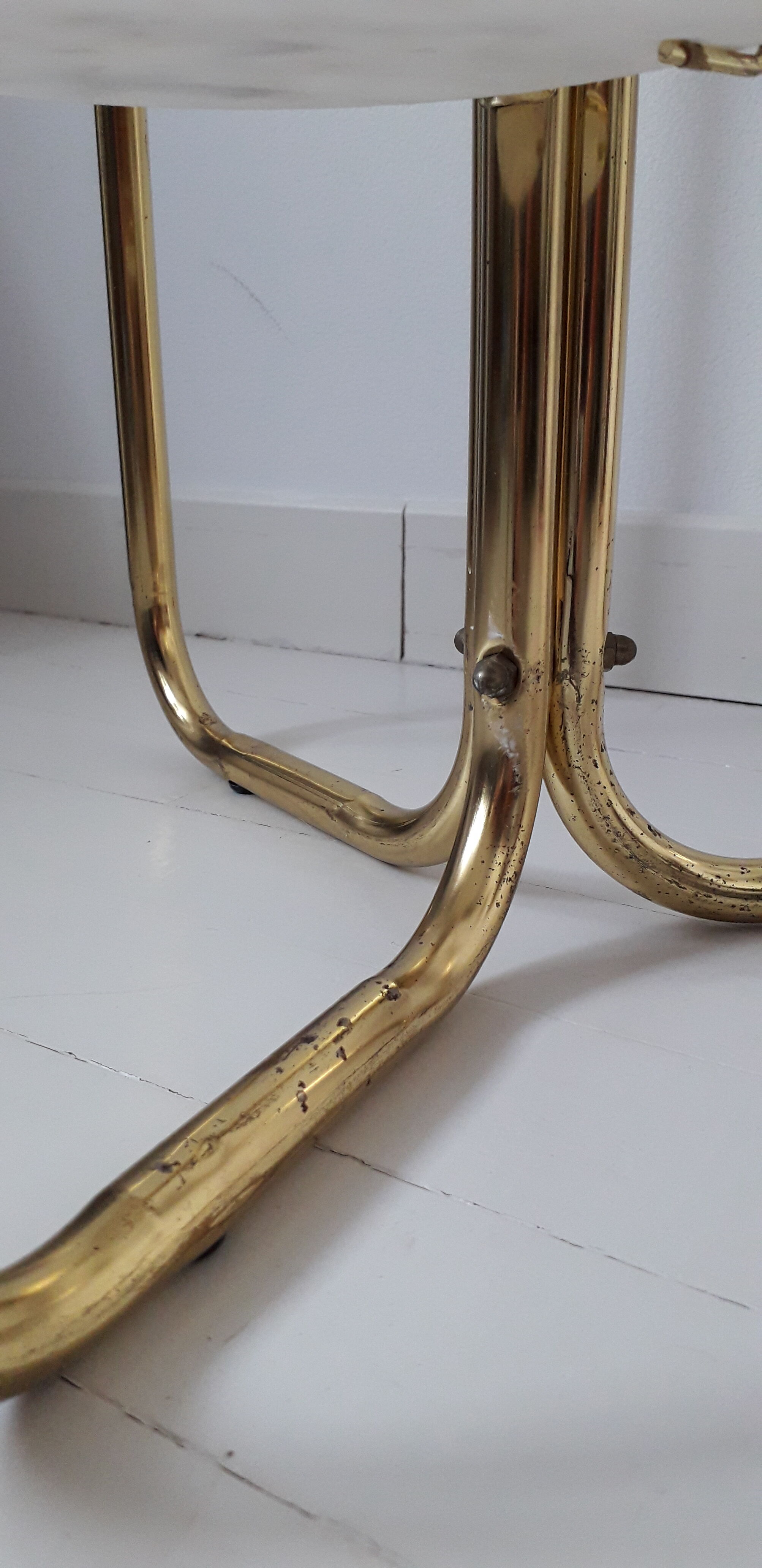 Brass plant holder