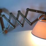 Extendable wooden-orientable wall lamp