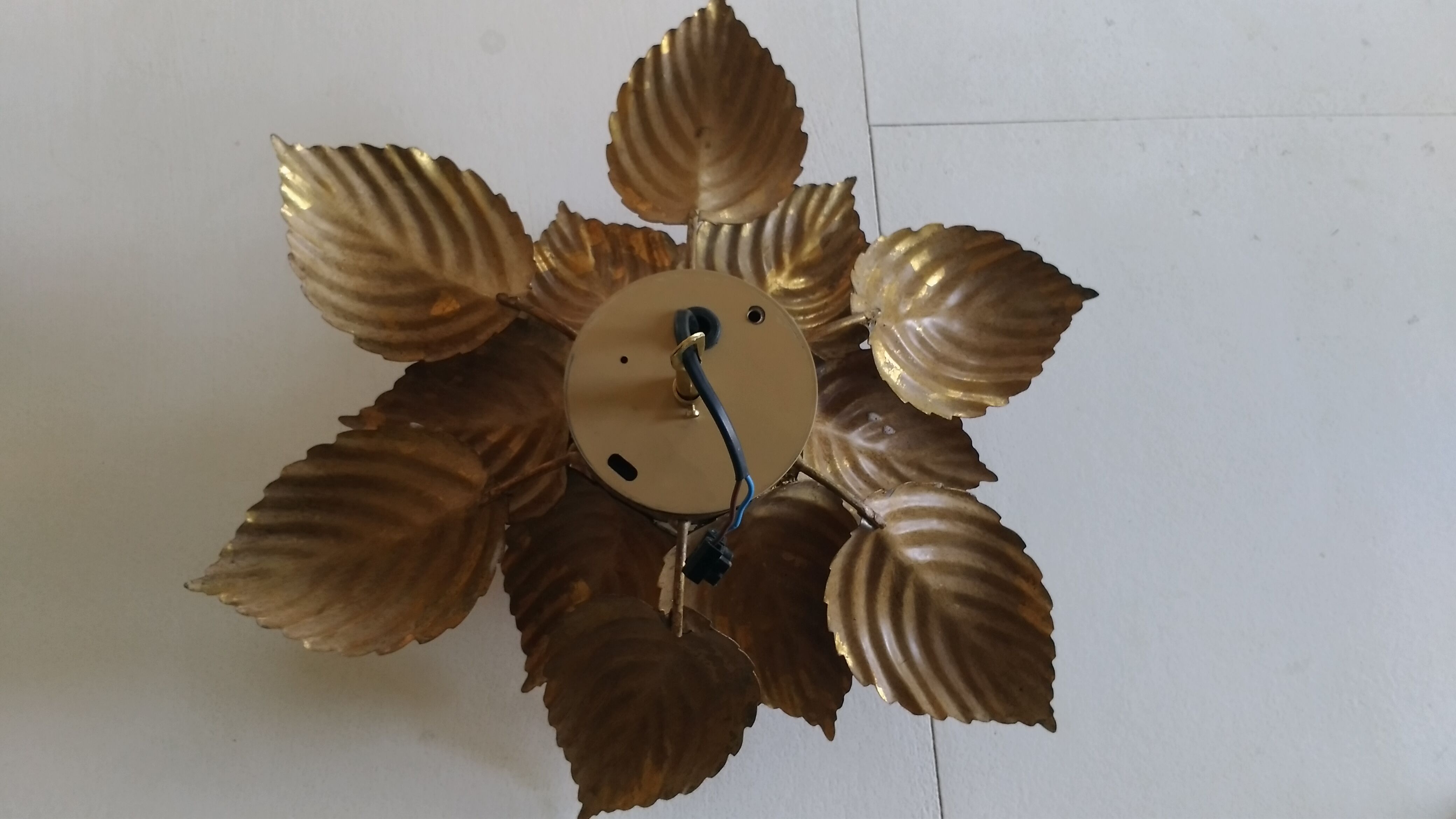 Flower sconce