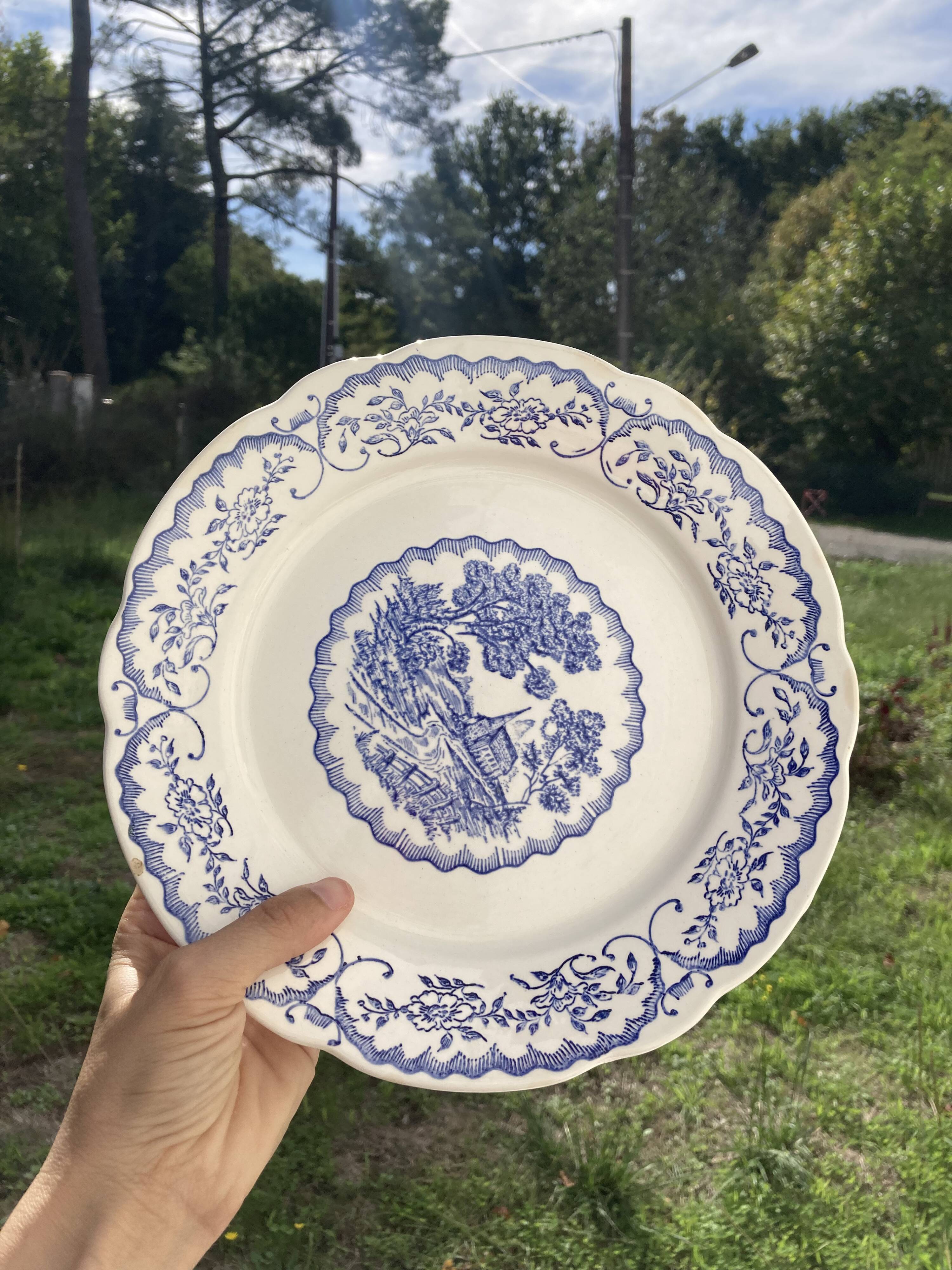 8 flat plates Digoin Sarreguemines blue and white vintage with countryside village décor