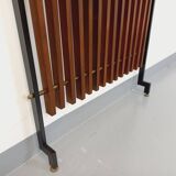 Meuble d’entrée vestiaire italien vintage avec miroir, tablettes en teck