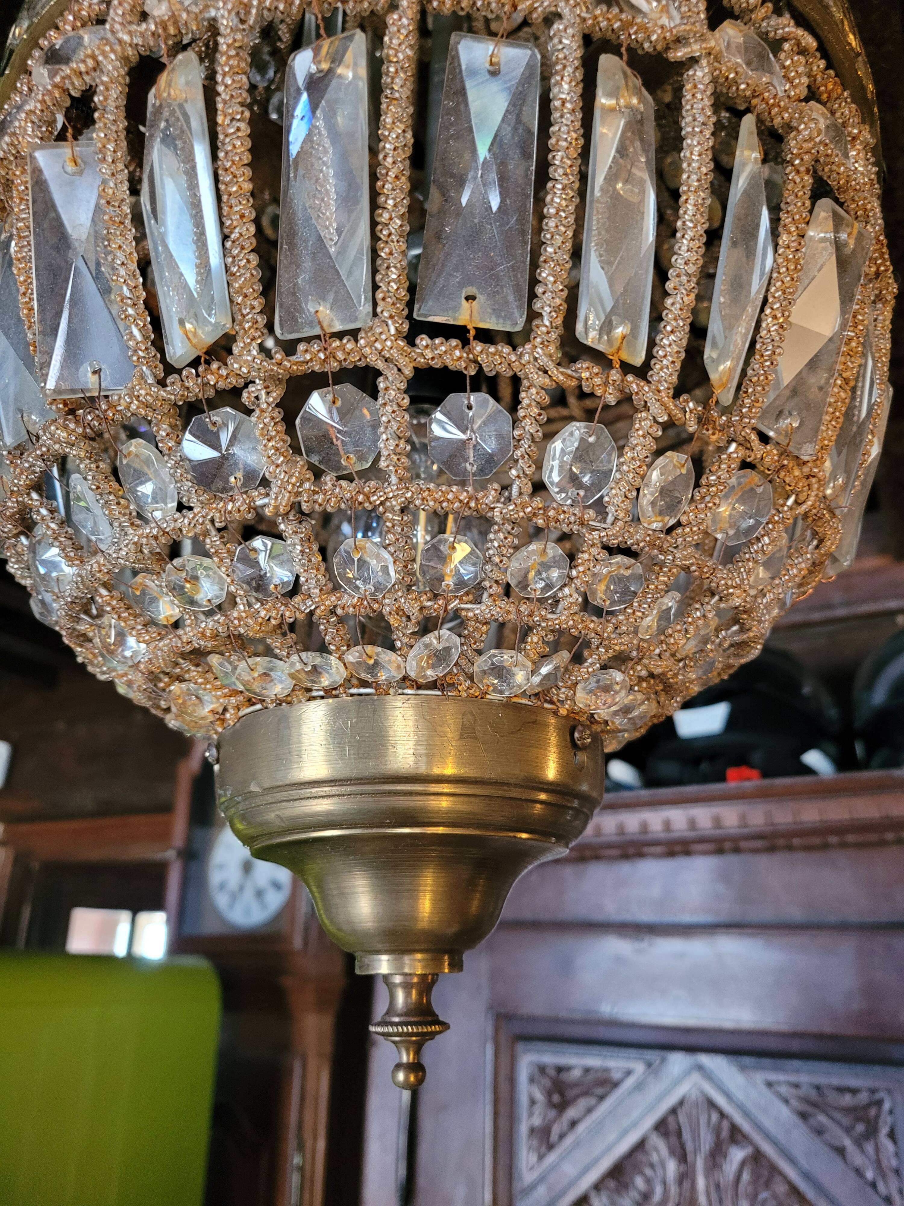 Old balloon chandelier in very good condition
