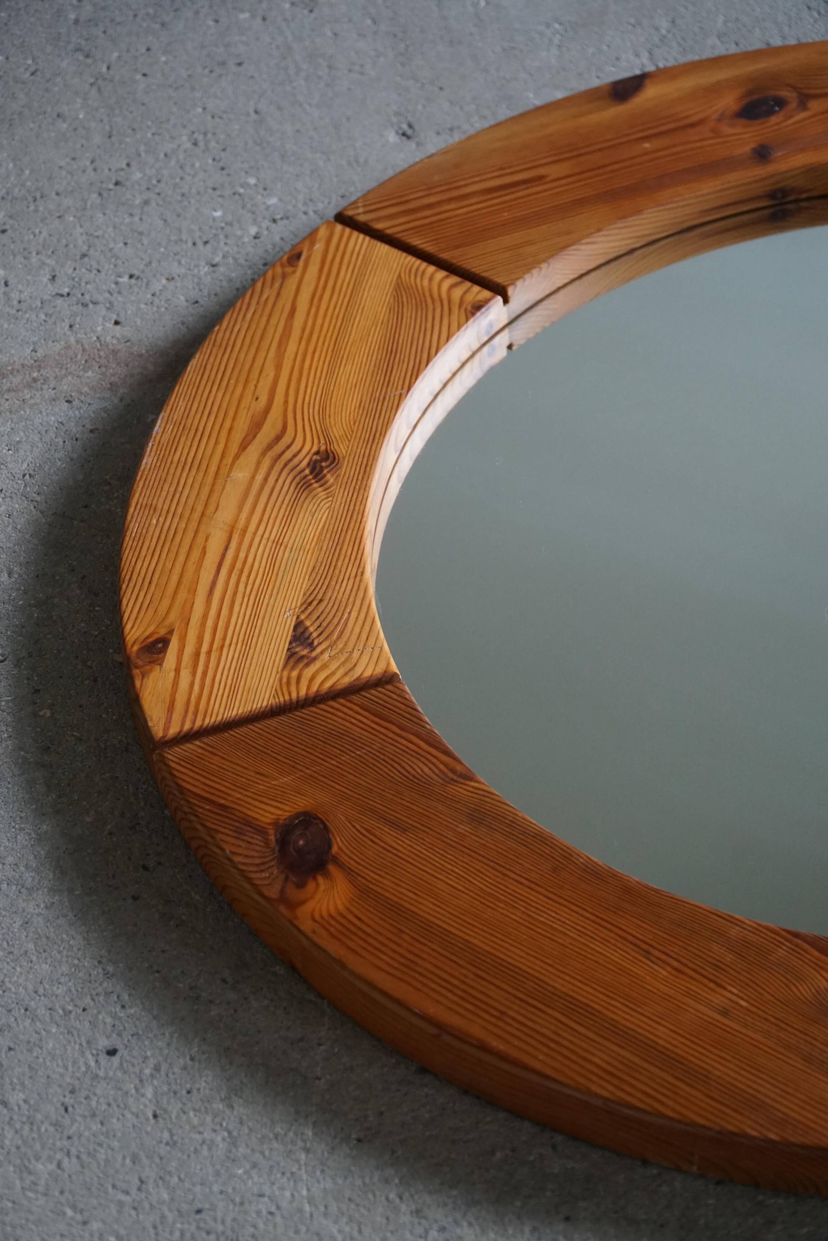 Wall mirror in solid pine by Glasmäster Markaryd, Sweden, 1960s.