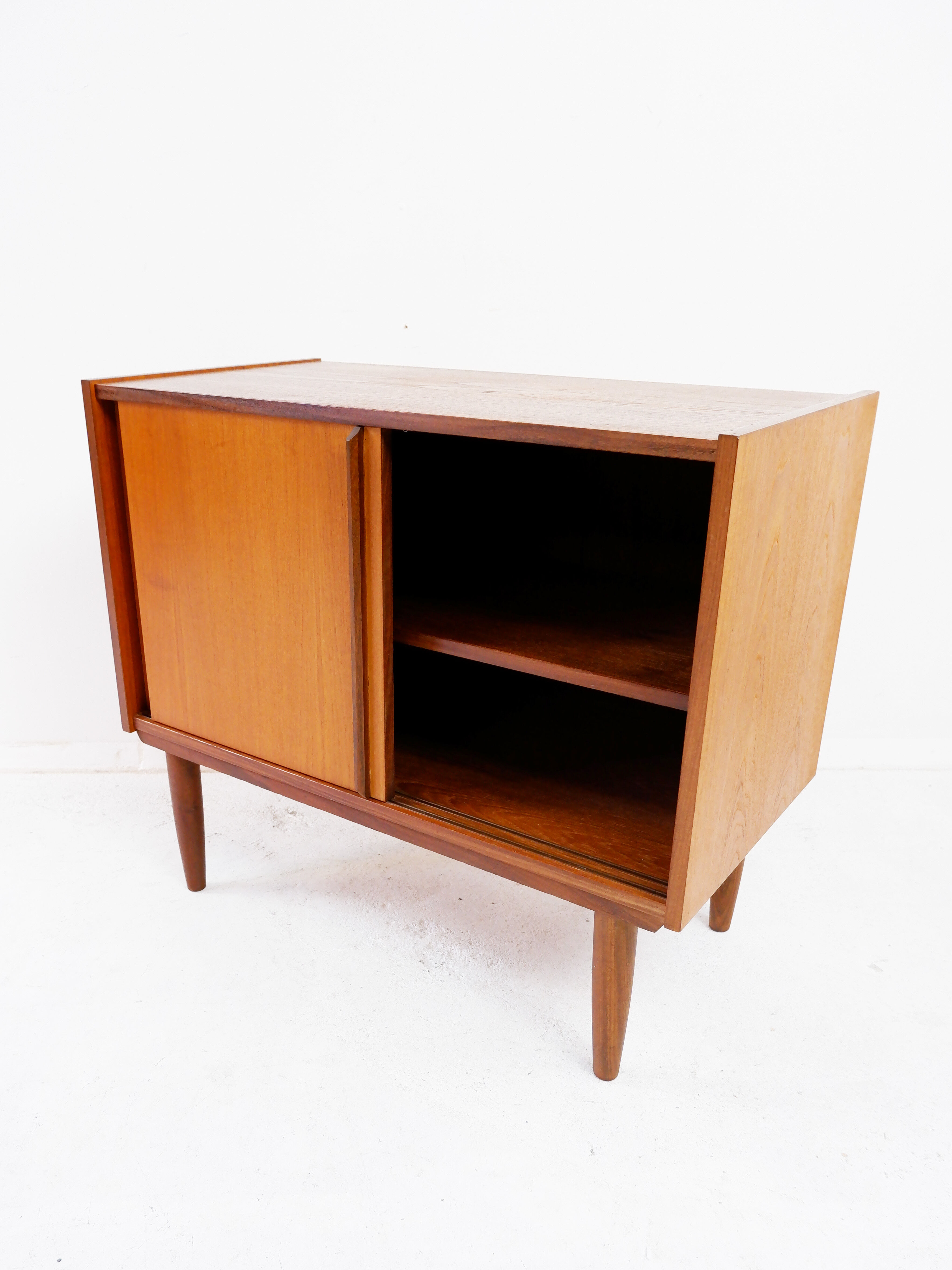 Danish design cabinet by Hanbjerg, 1960s