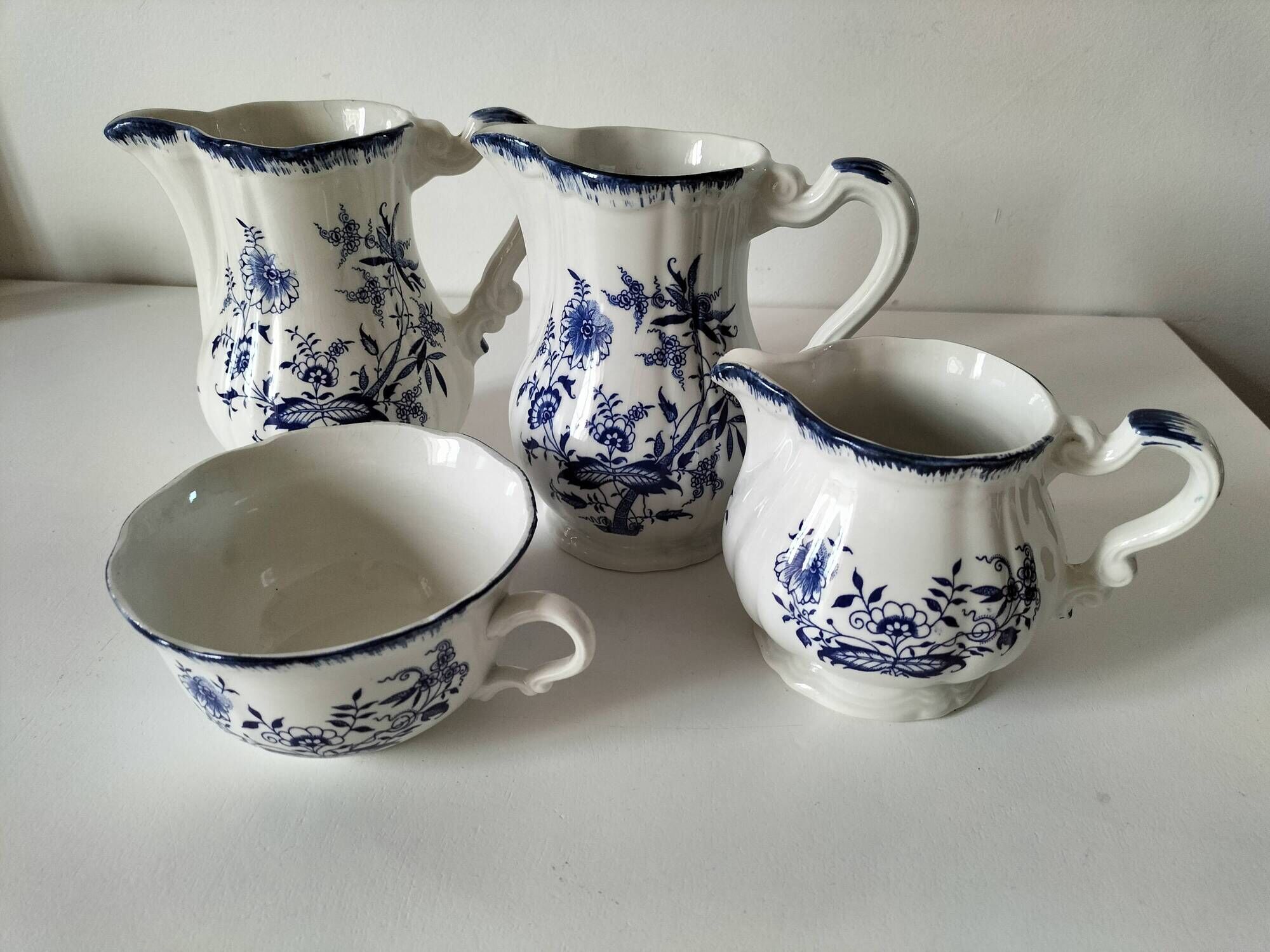 Trio of jugs and cup Sarreguemines Lancaster decoration