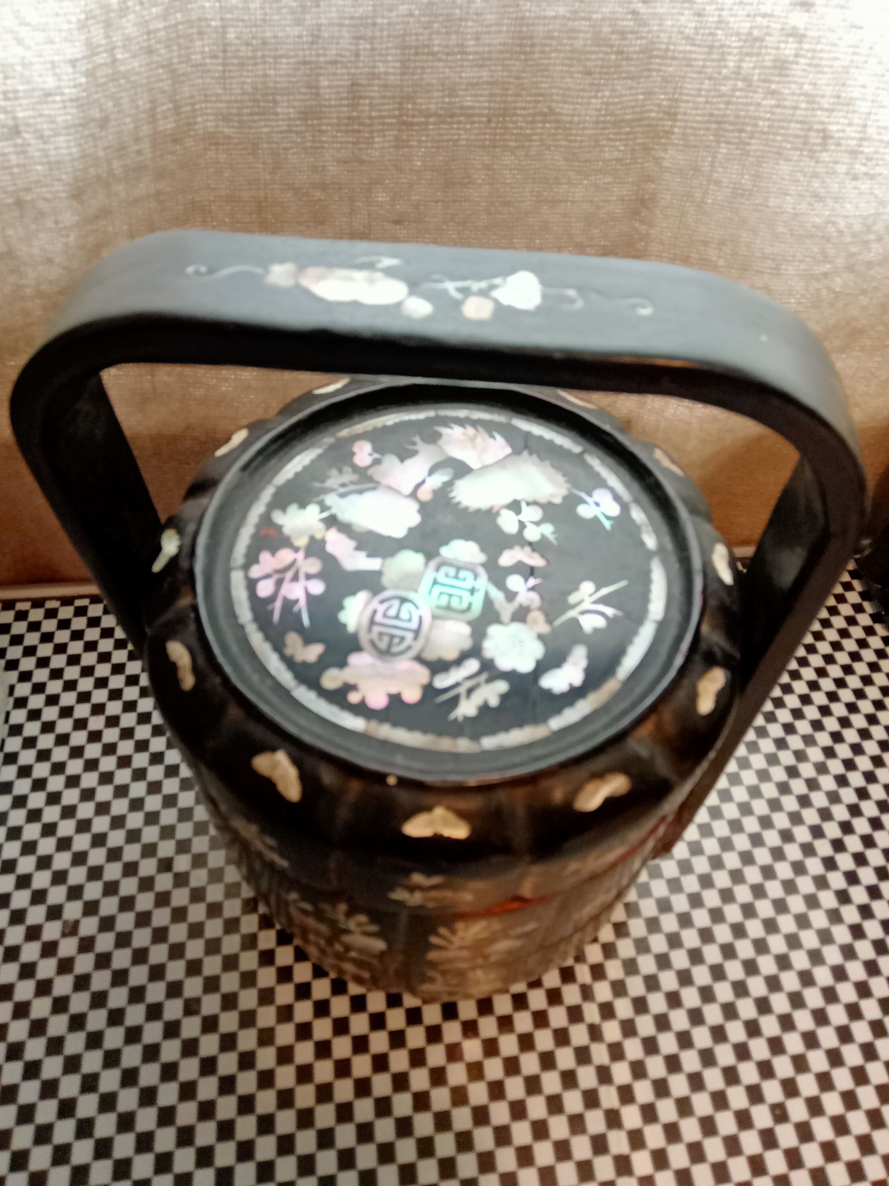 Box in lacquer and mother-of-pearl Tonkin 19th