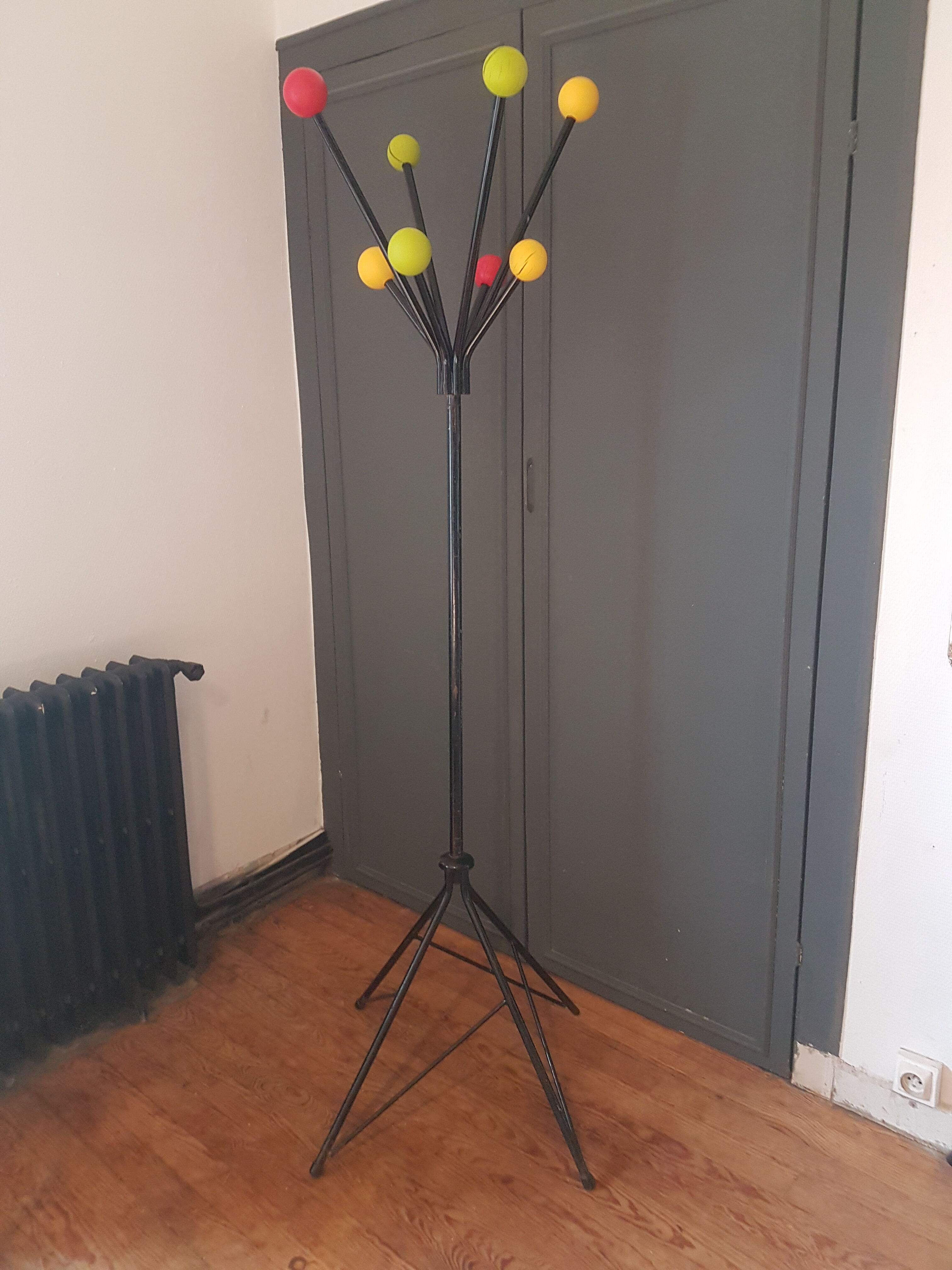 Parrot coat rack