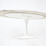 Oval dining table by Eero Saarinen for Knoll International, 1960s.
