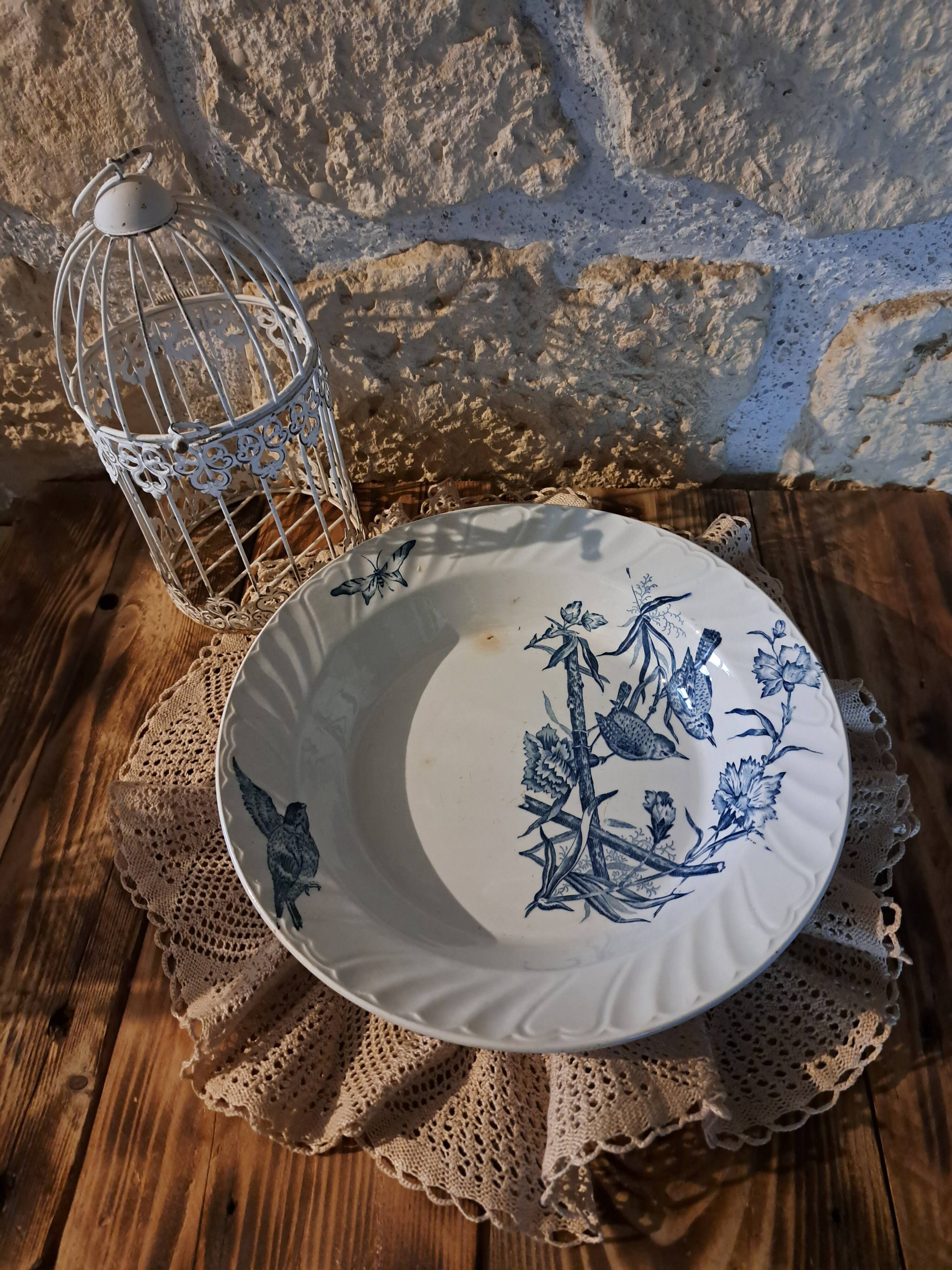 Plat rond creux Saint Amand Hamage Aucella