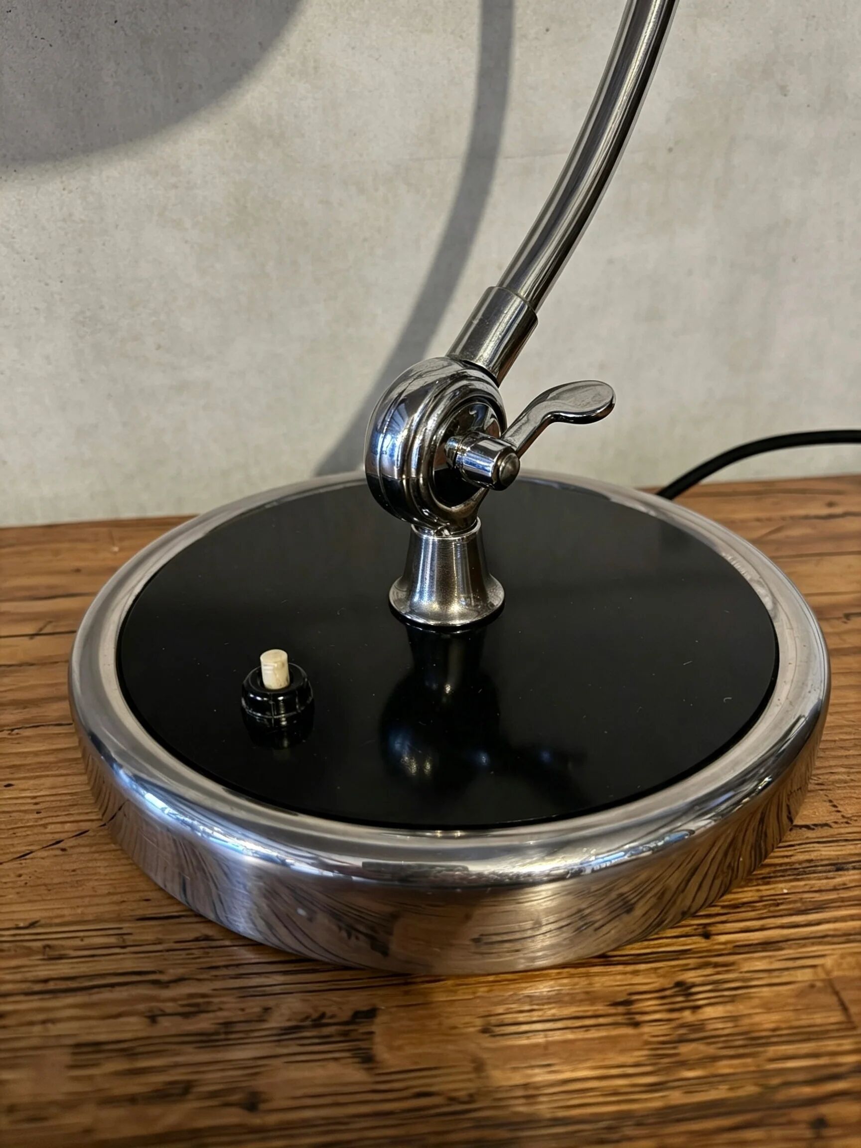 Model 6631 President Table Lamp by Kaiser Idell