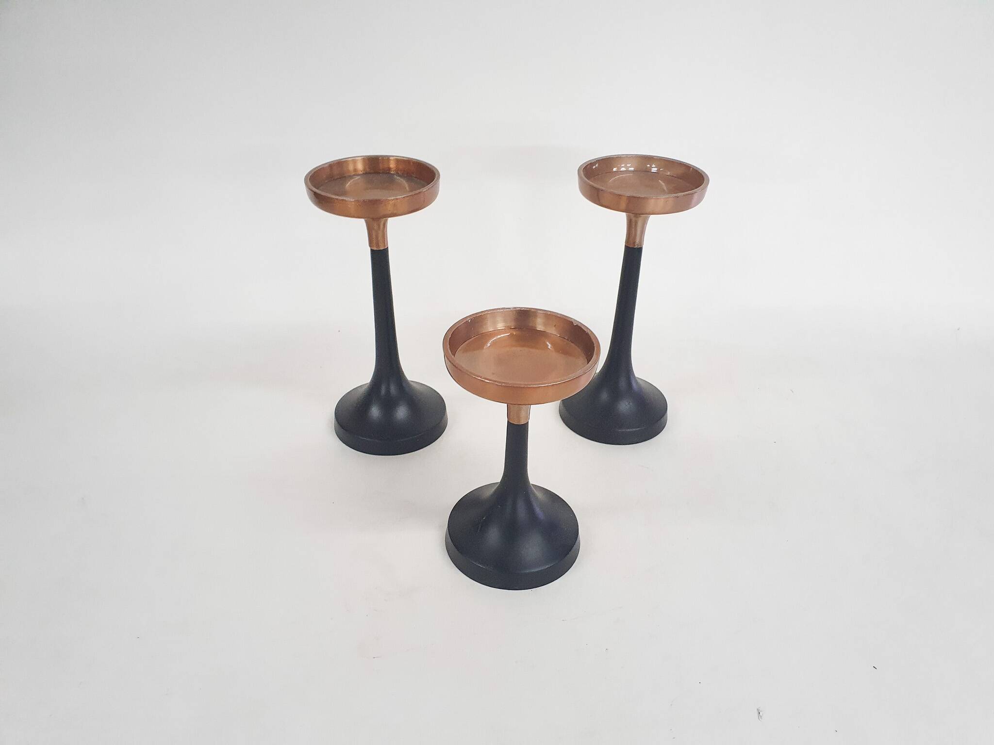 Ensemble de trois bougeoirs design en métal, Danemark