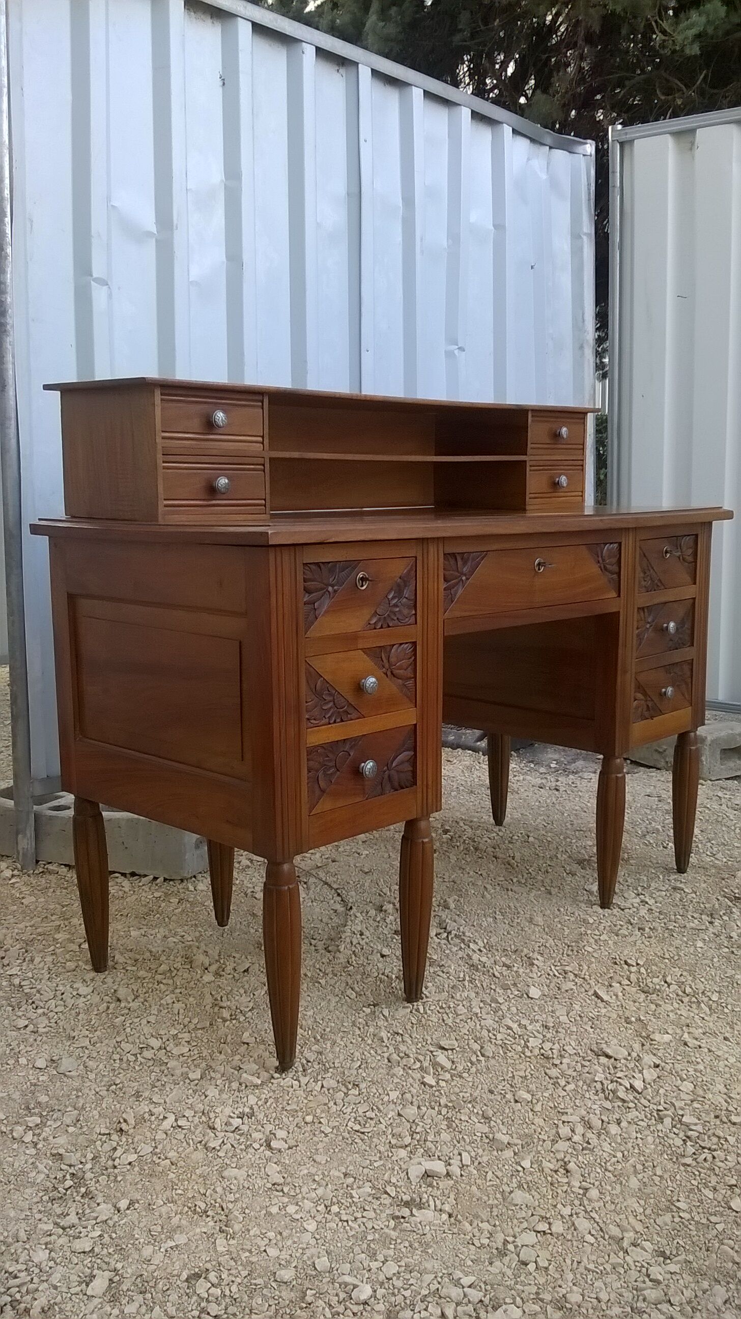 Art deco stepped office