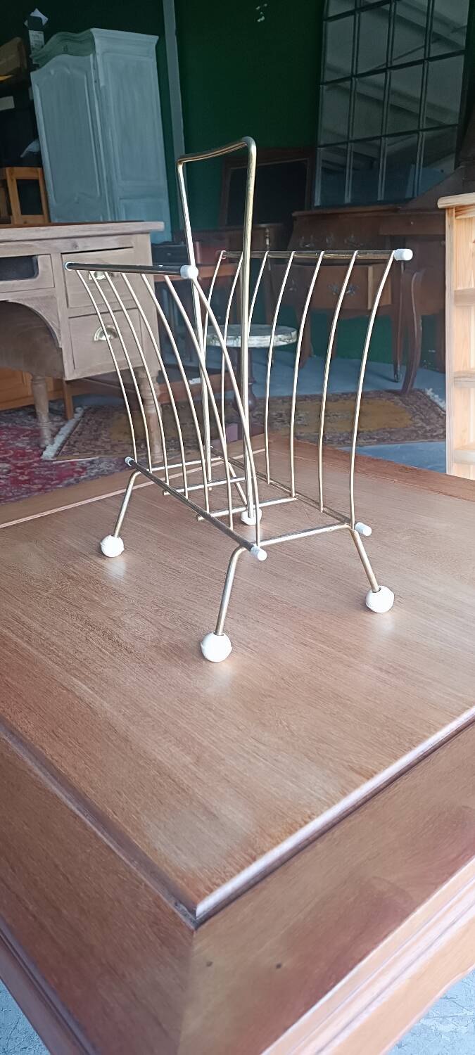 Porte-revue en métal doré, années 60