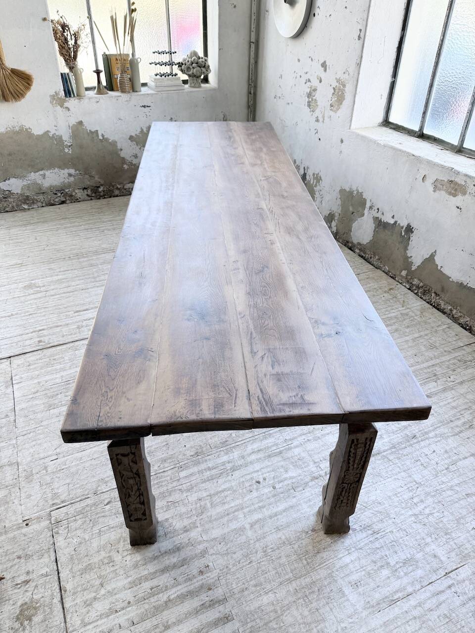 XL farmhouse table in solid oak, brutalist style, 20th century.