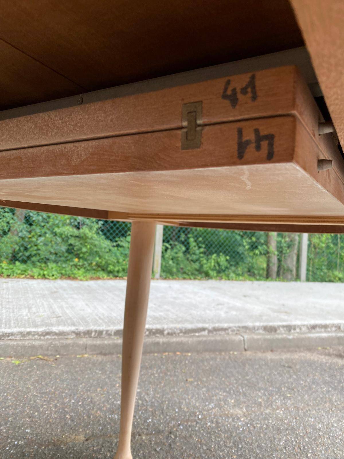 Renovated round extendable Scandinavian dining table in teak, 110cm.
