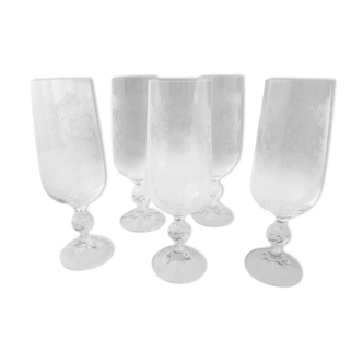 Set of 5 champagne flutes in engraved glass Faceted button leg